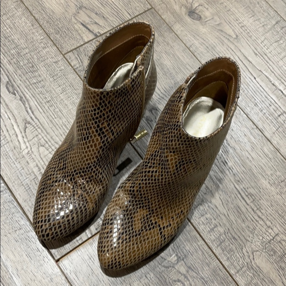 Anne Klein Akhilda boots